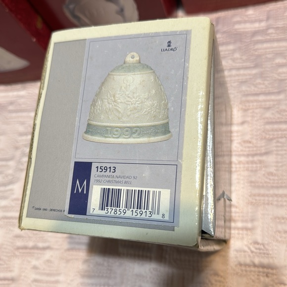 1992 Lladro Christmas Bell - Picture 3 of 4